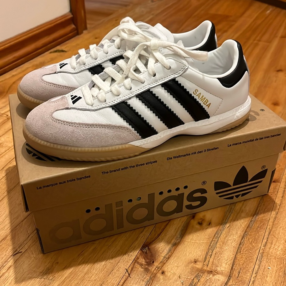 Adidas Samba UK 7 (women's US 9) - White/ Core Black/ Gum Sole